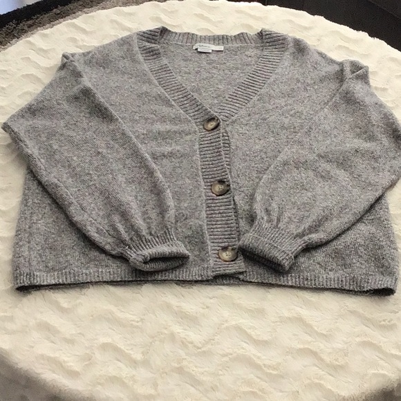 NWOT medium grey sweater. - Picture 2 of 6